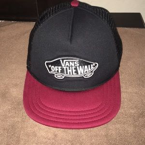 Red and black skater snapback